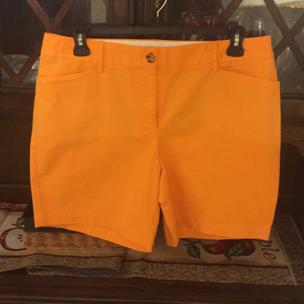 Plus Size 14 Women’s Dress Shorts 👖